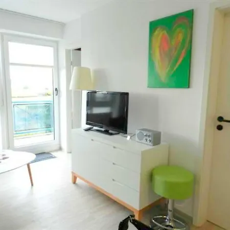Strandhaus Am Yachthafen - Whg. 5 - 1. Stock, Mitte. Komfortwohnung Mit See/hafenblick Und Kostenlosem Strandkorb - #124394 Appartement *