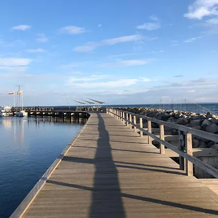 Strandhaus Am Yachthafen - Whg. 5 - 1. Stock, Mitte. Komfortwohnung Mit See/hafenblick Und Kostenlosem Strandkorb - #124394 * Grömitz